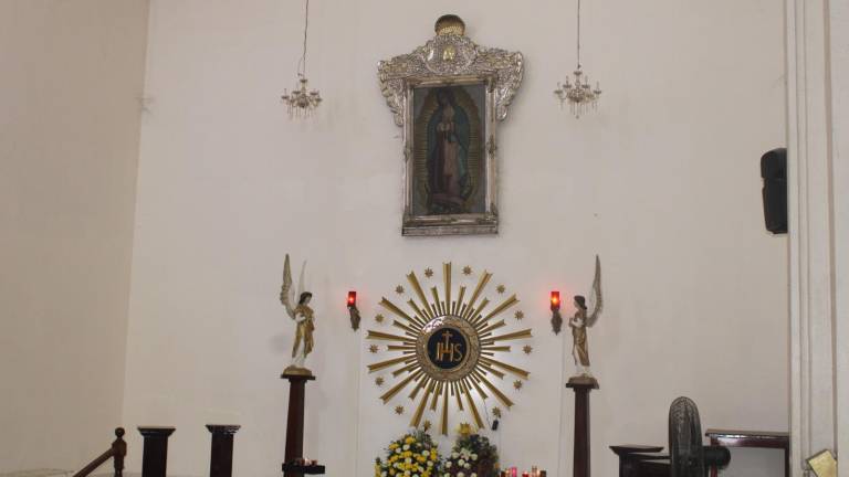 En Rosario se preparan para festejar a la Patrona de México.