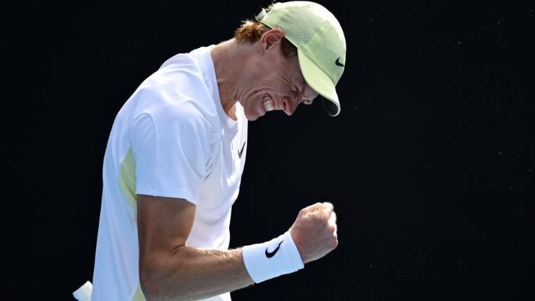 Jannik Sinner tuvo un poco de fortuna para poder instalarse en los cuartos de final del Abierto de Australia.