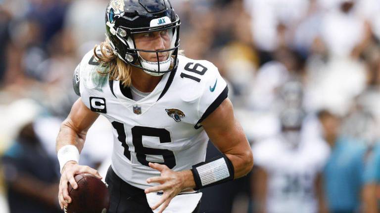 Trevor Lawrence afirma que continuará como mariscal de campo de los Jaguars.