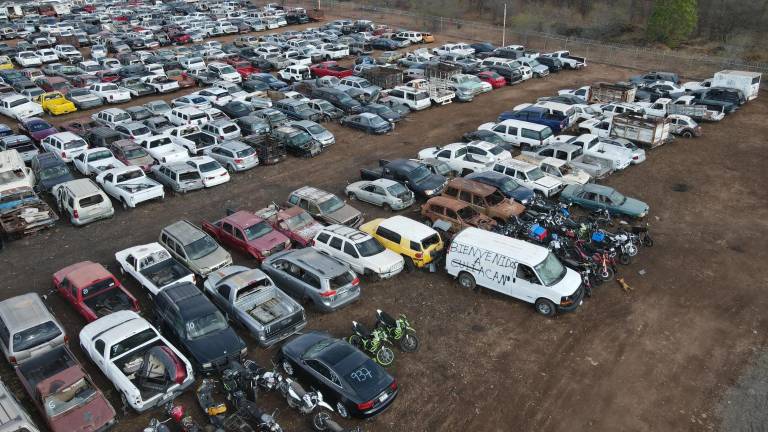 La pensión de la Fiscalía General de Sinaloa resguarda vehículos asegurados y siniestrados durante el período de violencia iniciado el 9 de septiembre.