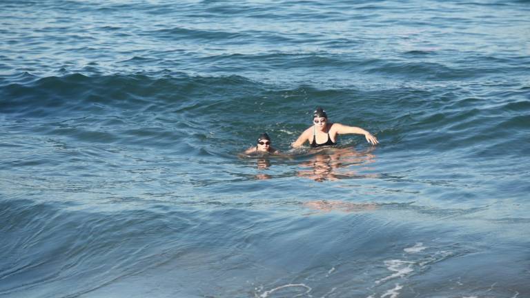 Los nadadores completaron distancias de 2.5, 5 y 10 kilómetros.