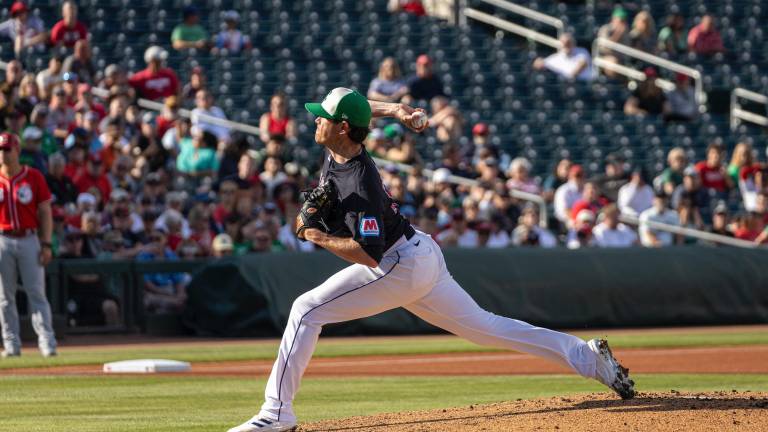 Shane Bieber podría volver con los Guardianes el próximo mes de agosto.