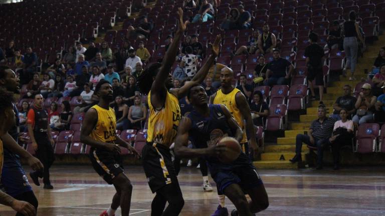 Caballeros logró una victoria importante ante el líder Halcones.