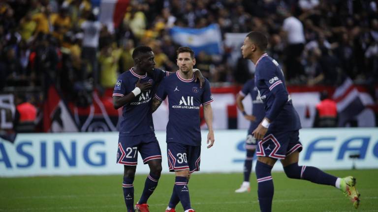 Lionel Messi hizo su primera aparición con el PSG.