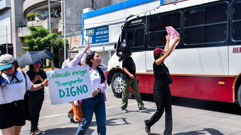 Las personas se manifestaron en contra de un posible incremento en la tarifa.