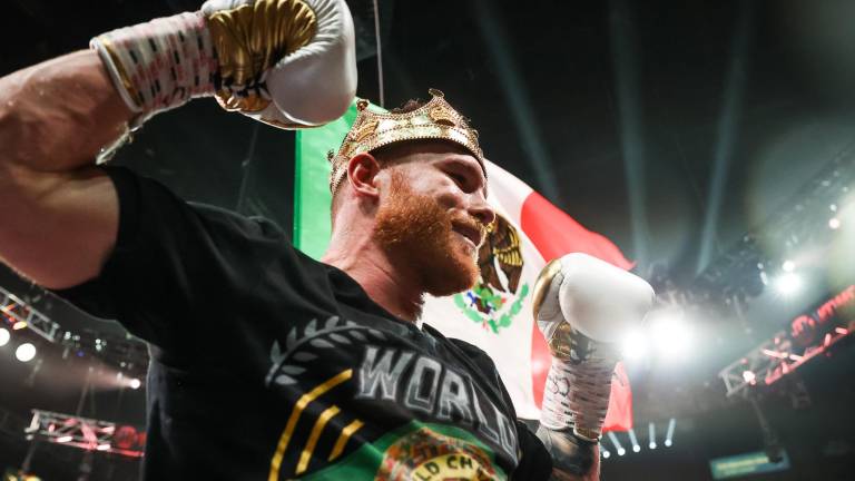 Saúl “Canelo” Álvarez festejó su reinado absoluto.