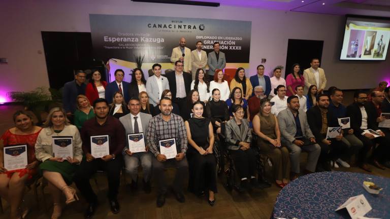 Los profesionales de áreas económicas y administrativas culminaron con éxito su Diplomado en Liderazgo con Habilidades Gerenciales, que organiza Canacintra.