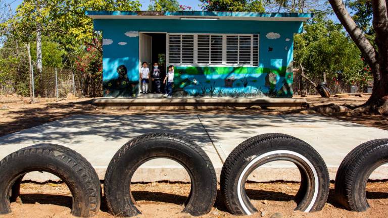En el kínder de la comunidad de Bebelama de San Lorenzo la educación se mantuvo gracias a labor de la maestra Nayeli.