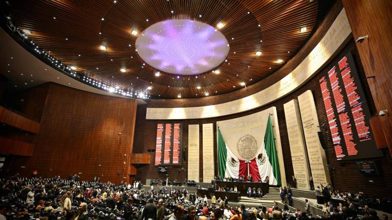 La organización política aseguró que el Congreso quiere aprobar hasta 27 leyes y reformas que cambiarán las reglas del juego en México.