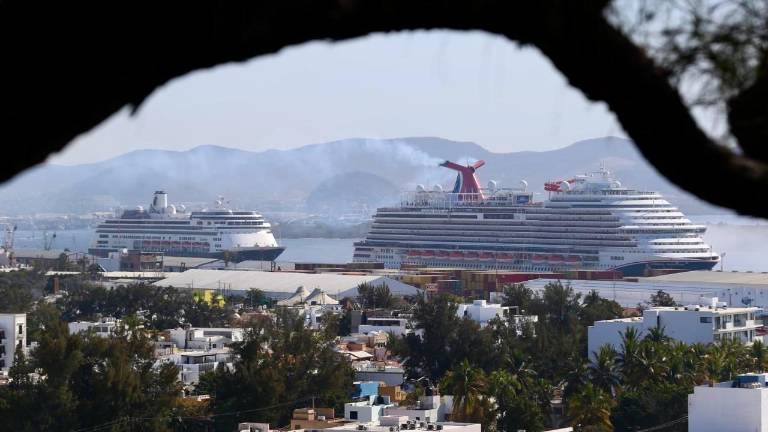 Los cruceros que llegan a Mazatlán generan miles de visitantes y una importante derrama económica para el puerto.