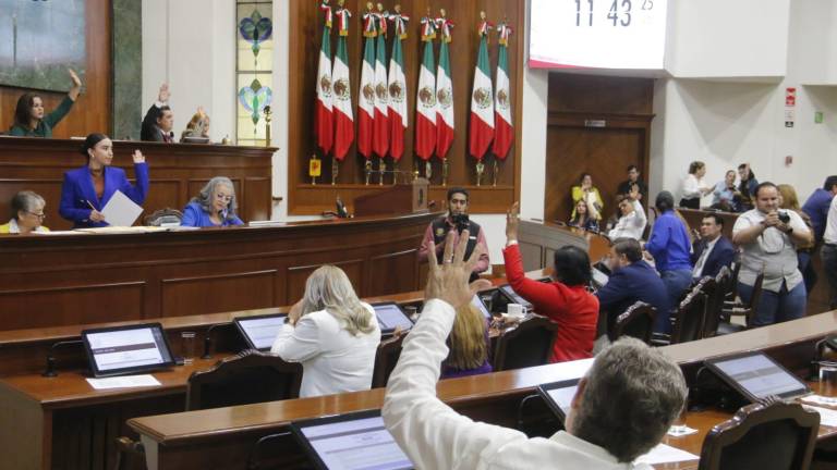En el Congreso de Sinaloa diputadas abordan el tema de abusos policíacos en Mazatlán.