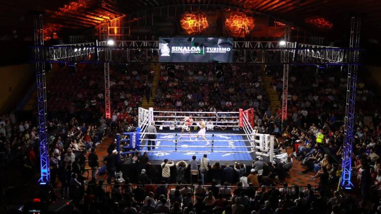 Marco Verde ganó por decisión unánime en su debut profesional en México, ante más de 2 mil asistentes en el Polideportivo Juan S. Millán en Culiacán.