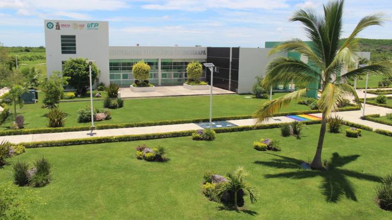 Benefician con beca “Jóvenes Escribiendo el Futuro” a 810 estudiantes de UTEsc