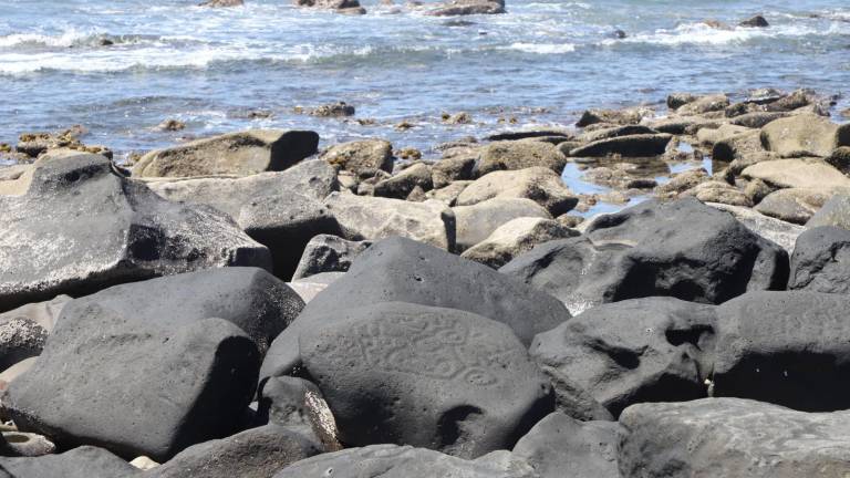San Ignacio cuenta entre sus atractivos con la zona arqueológica de Las Labradas, que el INAH busca que sea denominada Patrimonio de la Humanidad.