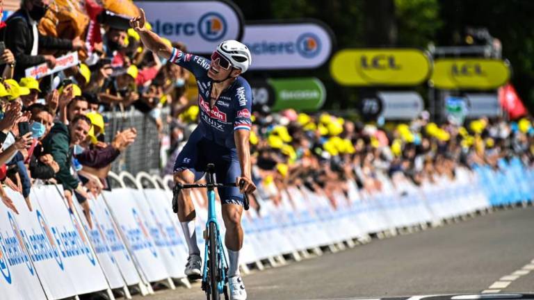 Mathieu van der Poel gana la segunda etapa.