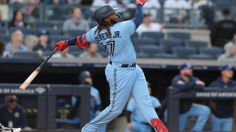 Vladimir Guerrero Jr. conectó jonrón para los Azulejos en Yankee Stadium.
