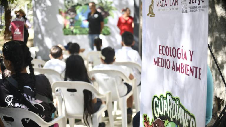 Durante el Día Mundial de las abejas, 24 niños y niñas se graduaron con honores para convertirse en “Nuevos Guardianes del Medio Ambiente”.
