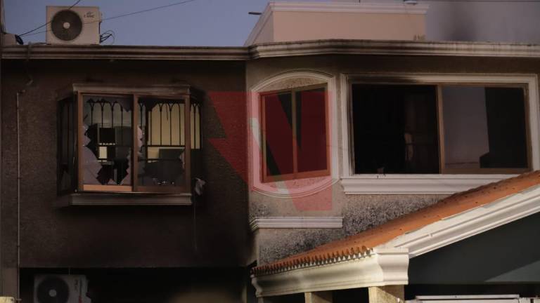 El inmueble cateado, ubicado en el fraccionamiento El Toreo, presentaba rastros de incendio y quedó asegurado por las autoridades.