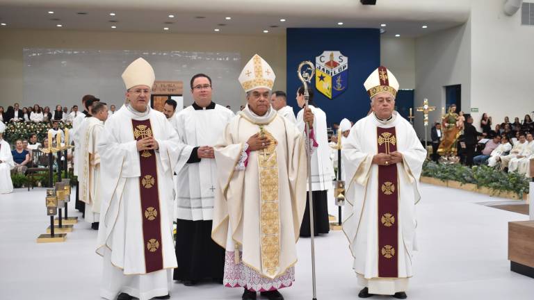Monseñor Jesús José Herrera Quiñónez tomó posesión como el quinto Obispo de la Diócesis de Culiacán, en una Misa celebrada en el Colegio Sinaloa Horizontes.