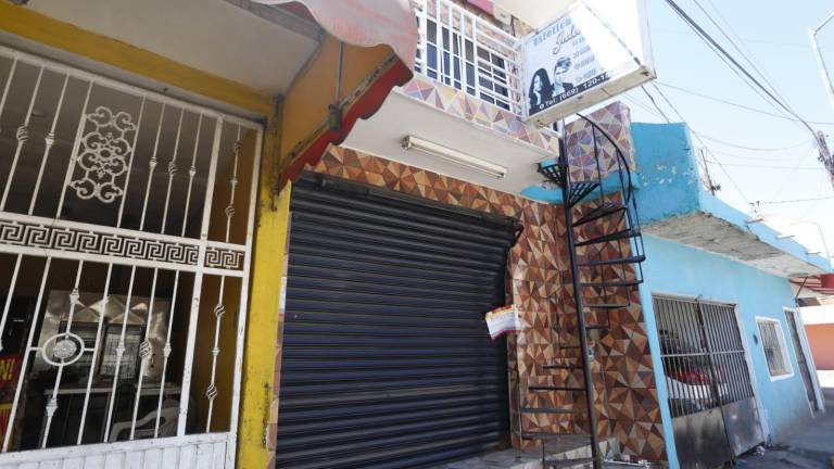 Estética clausurada en Mazatlán.
