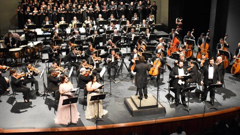Más de 130 artistas en escena participan en el concierto de la Novena Sinfonía de Beethoven.