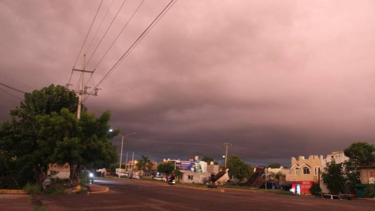 En Rosario, los habitantese esperan que las lluvias ayuden a refrescar el ambiente tras varios días de calor intenso.