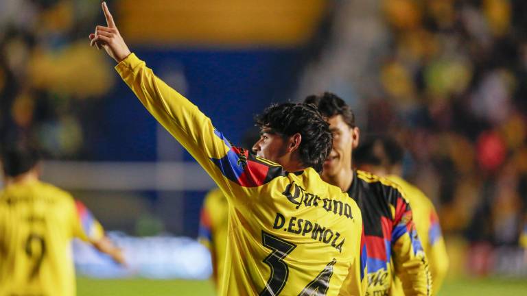 Dagoberto Espinoza festeja su golazo.