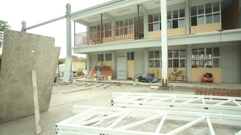La comunidad escolar de la primara Sixto Osuna de Villa Unión está a la espera de que les entreguen el plantel remodelado.