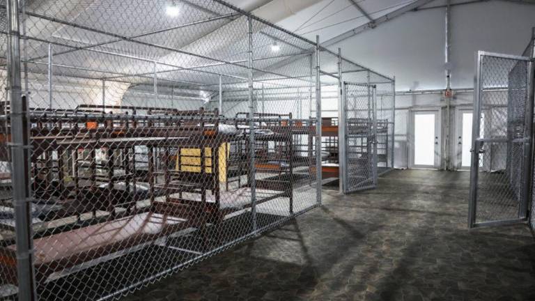 Instalaciones del Alcatraz de los Caimanes en Florida, un centro de detención de migrantes.