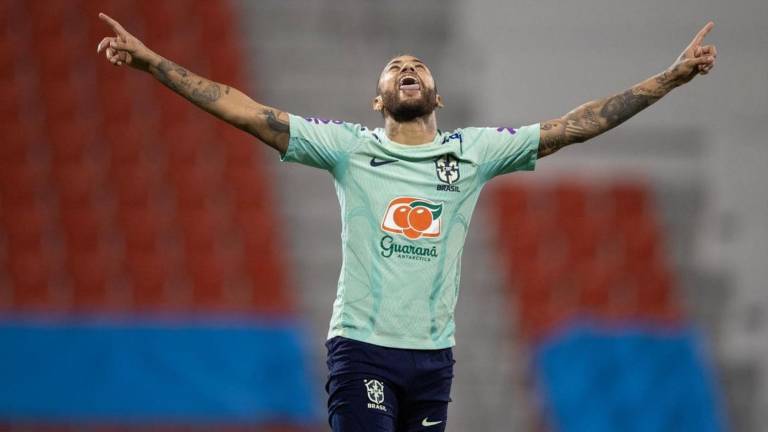Neymar tiene la posibilidad de jugar en Arabia con un jugoso contrato.