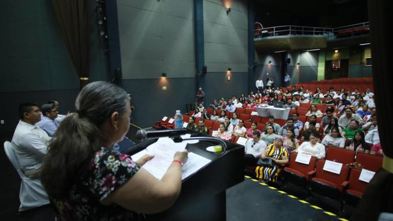 Martha Alicia Torres Reyes, Comisionada Estatal de prevención, Tratamiento y Control de la Adicciones, inaugura el Curso para la Capacitación de los Trastornos Mentales Prioritarios y Adicciones.