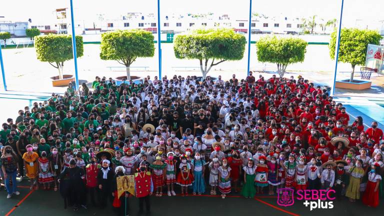 Colegio Sebec conmemora el 212 aniversario del Grito de Independencia de México.