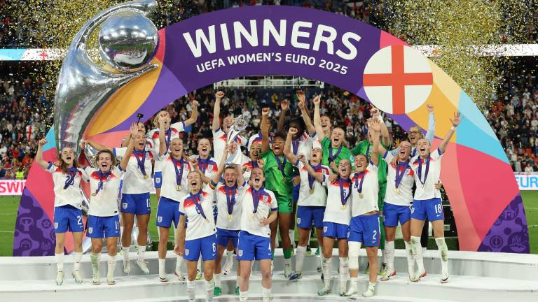 La selección inglesa encadena su segundo título de la Euro consecutivo tras imponerse en los penaltis a España