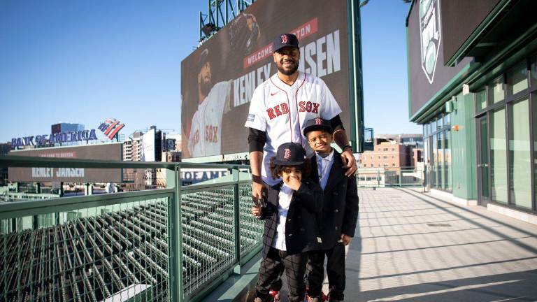 Kenley Jansen buscará preservar ahora los triunfos de los Medias Rojas de Boston.