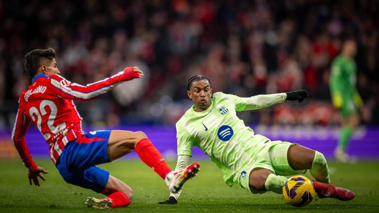 El Barça sigue líder de LaLiga, mientras que el Atlético se aleja de la pelea por el título.