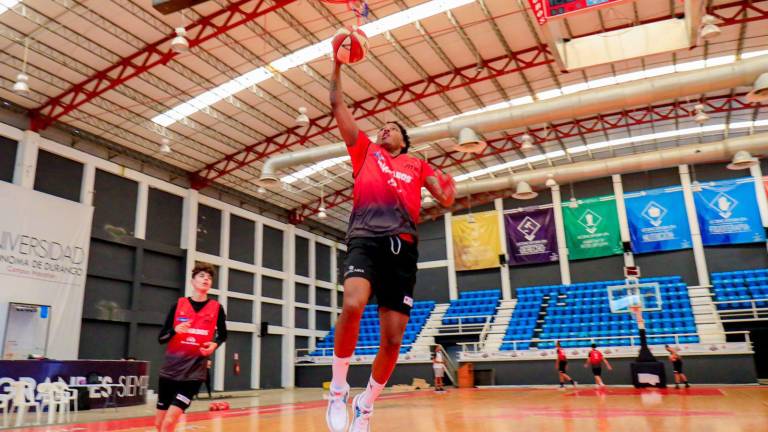 Varios jugadores reportaron al primer día de pretemporada de Venados Basketball.