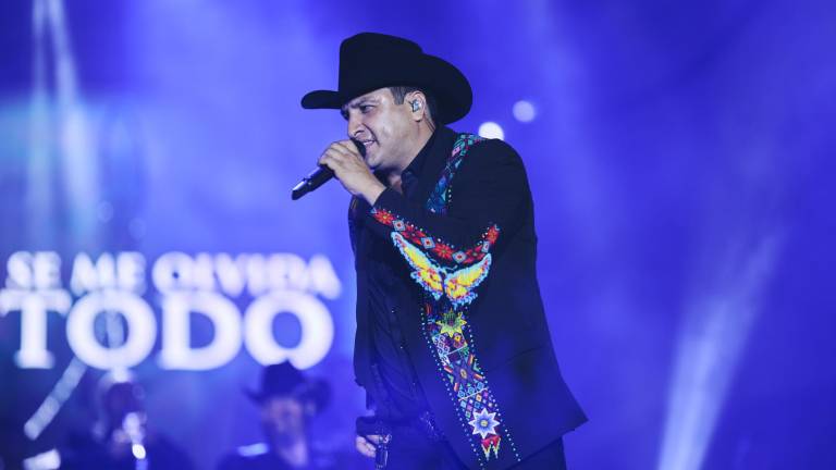 Julión Álvarez continúa demostrando su influencia en la escena musical y el porqué es uno de los más queridos en el ámbito del regional mexicano al presentarse con éxito en Ciudad del Carmen.
