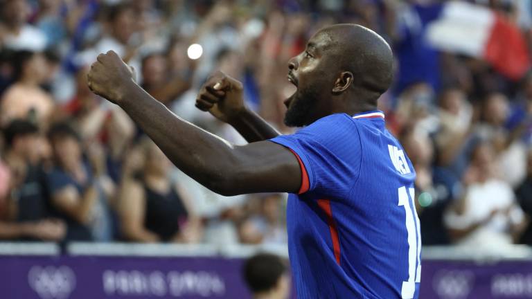 Jean-Philippe Mateta marca el gol del triunfo francés.