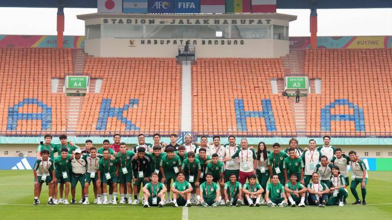 México ya entrena en tierras mundialistas.
