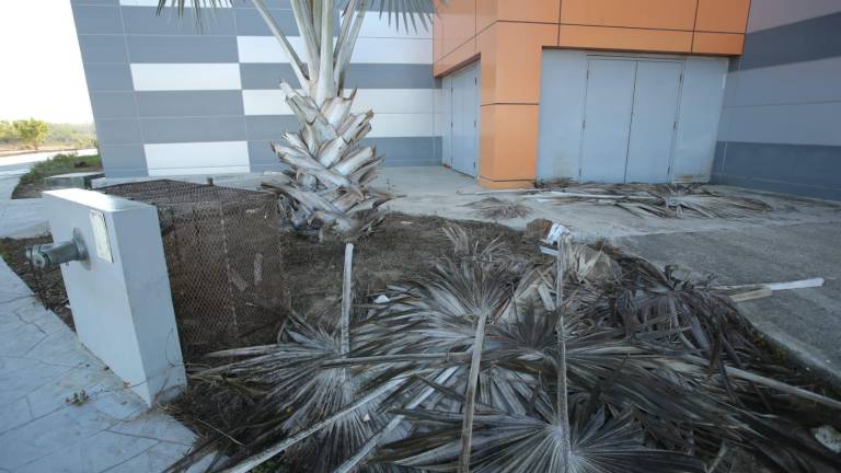 En el abandono el Centro de Usos Múltiples de Mazatlán.