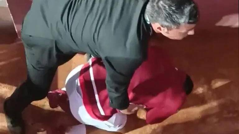 Novak Djokovic fue atendido de inmediato.