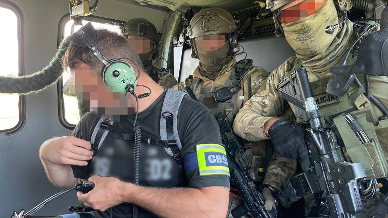 Autoridades polacas inspeccionaron el laboratorio clandestino de drogas desmantelado en el condado de Świecie.