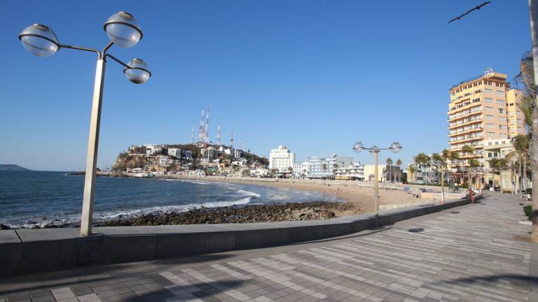 La playa de Olas Altas es considerada no apta para bañistas durante el período vacacional de invierno.