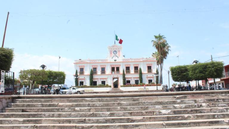 Comerciantes de El Rosario enfrentan una fuerte baja en ventas debido a la ola de violencia en la región.