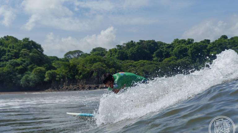 Martín ”Shutama” Díaz se colocó arriba del podio en el Adaptive Surfing World Tour.