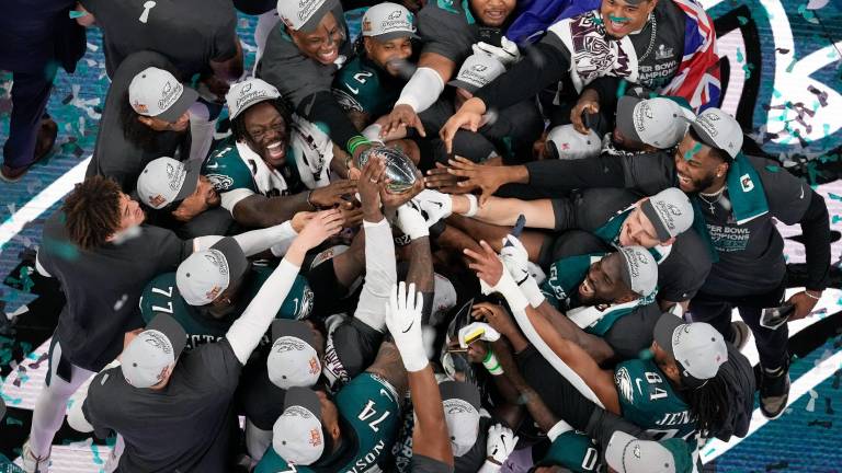 Philadelphia Eagles arrasan en el Super Bowl y ganan su segundo título.