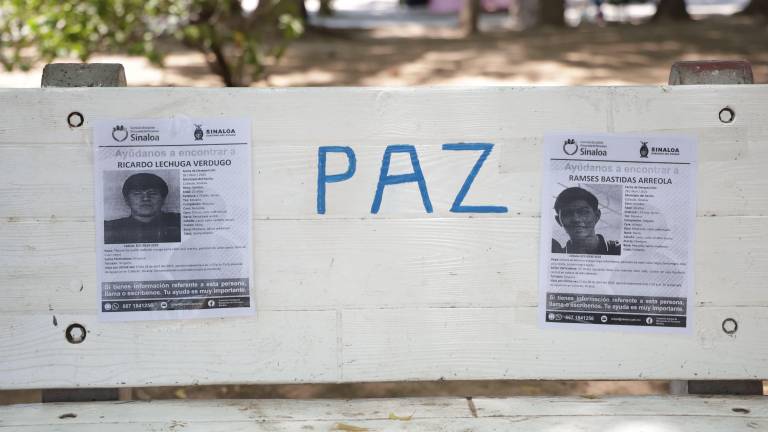 En la sindicatura de Aguaruto hay carteles de búsqueda de dos jóvenes desaparecidos el 28 de abril y señalan a la Policía Municipal