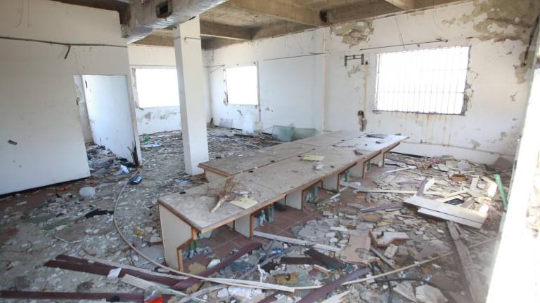 Del edificio de Telégrafos solo quedan las ruinas. La construcción está destruida por dentro y por fuera.
