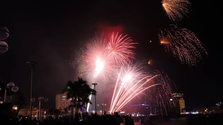 Todo un espectáculo fue el show de luces.