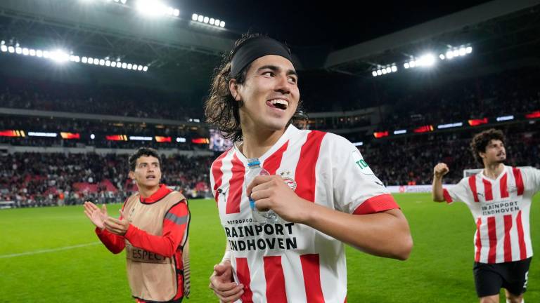 Érick Gutiérrez entró de cambio por el PSV.